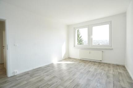 2-Raum-Wohnung mit Balkon - 242,00&nbsp;EUR Kaltmiete, ca.&nbsp; 42,32&nbsp;m&sup2; in Chemnitz (PLZ: 09127) Adelsberg