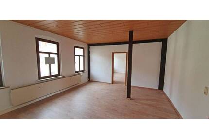 Eine großzügige 3-Raum-Wohnung - 430,00&nbsp;EUR Kaltmiete, ca.&nbsp; 82,50&nbsp;m&sup2;&nbsp;Wohnfl&auml;che in Gößnitz (PLZ: 04639)