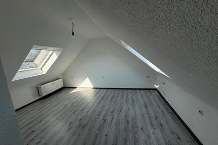 2 Zimmer DG Wohnung in ruhiger Lage - Rommerskirchen