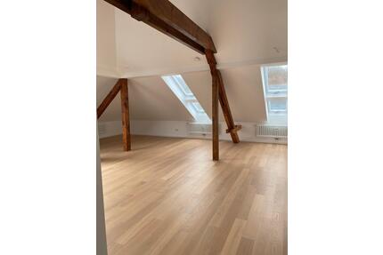 Wohnung, Dachgeschosswohnung - 700,00&nbsp;EUR Kaltmiete, ca.&nbsp; 90,00&nbsp;m&sup2; in Freital (PLZ: 01705)