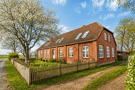 Haus zum Kaufen in Pellworm 840.000,00 € 255 m²