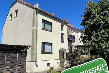 Wohnen mit Weitblick: Dachgeschosswohnung mit eigenem Garten und Büro - Weißwasser /O.L.