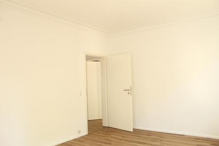 Renoviert 3-Zi.-Altbauwohnung (79 m²) mit Balkon - provisionsfrei - Heilbronn Kernstadt