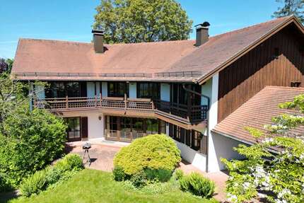 Haus zum Kaufen in Altötting 1.850.000,00 € 425 m²