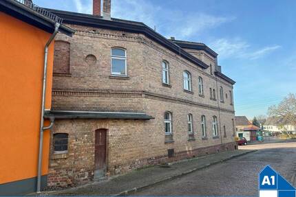 Sanierungsbedürftiges Mehrfamilienhaus im beliebten Gutenberg - Ihre Chance im Speckgürtel von Halle (Saale)! - Petersberg OT Gutenberg