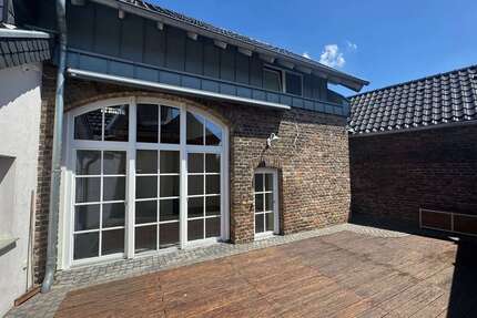 Haus zum Kaufen in Niederkassel 539.000,00 € 112 m²