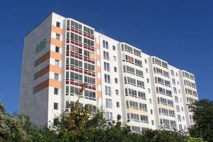 Wohnung zum Mieten in Halle (Saale) 304,00 € 52.35 m²