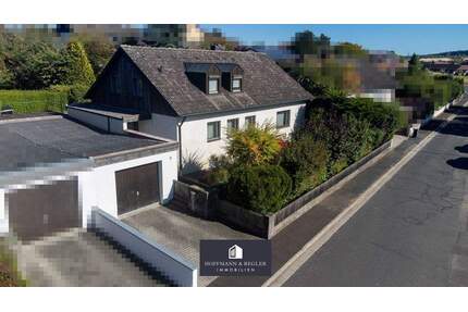 Familienfreundliches Wohnhaus mit Balkon, Terrasse und Einliegerwohnung - Schnaittenbach