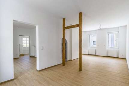Haus zum Kaufen in Wiesbaden 595.000,00 € 212 m²