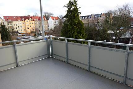 Schöne helle Wohnung mit Balkon und kleiner Wohnküche zu vermieten! - Freiberg