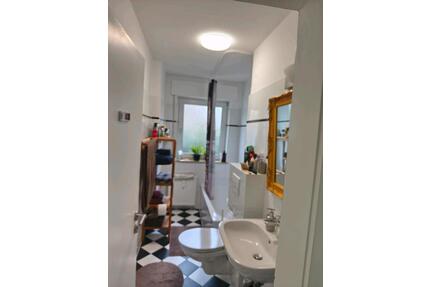 WG- Zimmer ca. 13 pm Untermieter (Wochenendheimfahrer) - Wiesbaden Südost