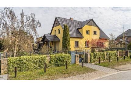 Familienparadies mit Extras: Saniertes Ein-Zweifamilienhaus mit Pool, Wintergarten und Einliegeroption - Groß Kreutz Trechwitz