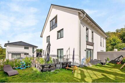 Gelegenheit ! Exklusive Doppelhaushälfte in Kirchardt - Baujahr 2022