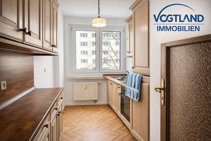 Schöne 2-Raum-Wohnung mit Einbauküche in zentraler Lage - Treuen