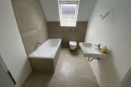 Haus zum Mieten in Viernheim 1.650,00 € 100 m²