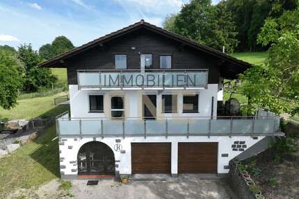 Haus zum Kaufen in Falkenstein 460.000,00 € 241.78 m²