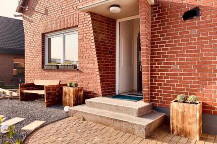 Freistehendes Haus mit großem Garten + Keller für kleine Familie - Jüchen