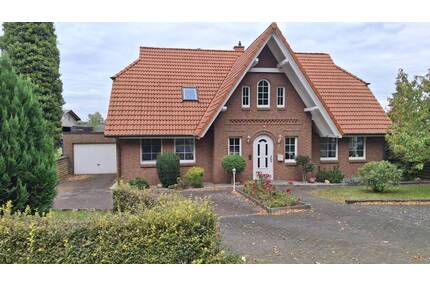 Gepflegtes Einfamilienhaus mit Einliegerwohnung, Garage und Carport in 19089 Göhren - Sukow