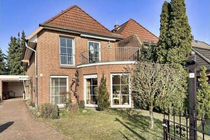 Ruhig gelegene Doppelhaushälfte mit Südgarten in Adendorf