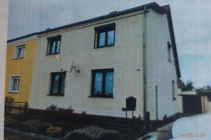 Doppelhaushälfte - 70.000,00&nbsp;EUR Kaufpreis, ca.&nbsp; 218,00&nbsp;m&sup2; in Hohenleipisch (PLZ: 04934)