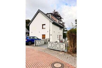 Einfamilienhaus mit separater Einliegerwohnung auf 2.386 m² - Wermelskirchen