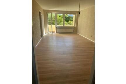 4 Zimmer Erdgeschosswohnung m. Küche + Balkon in St. Ingbert Süd - Sankt Ingbert