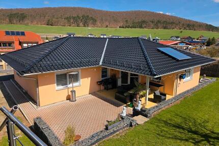 Moderner Bungalow - viel Platz & hochwertiger Ausstattung - Grabfeld