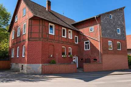 Haus zum Kaufen in Altgandersheim 168.000,00 € 270 m²