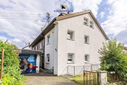 Platz genug für 2 Generationen - Geräumige Doppelhaushälfte mit kleinem Garten und Garage! - Süßen