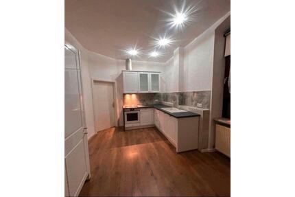 ZU VERMIETEN 2 ZIMMERN WOHNUNG IN IDAR OBERSTEIN PKW PARKPLATZ - Idar-Oberstein