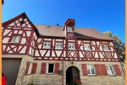 NEU 225.000 für historisches 150 qm Fachwerk STADTHAUS im Herzen von Altdorf unter Denkmalschutz - Altdorf bei Nürnberg