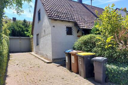 Freistehendes Einfamilienhaus mit großem Garten - ruhige Wohnlage - Schorndorf