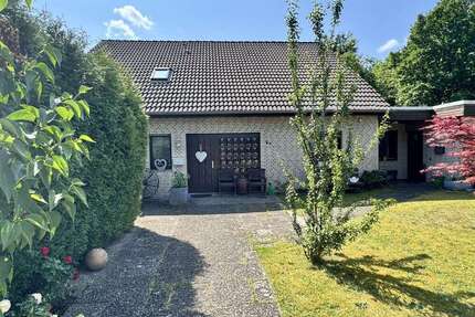 Haus zum Kaufen in Burgwedel 566.650,00 € 304 m²