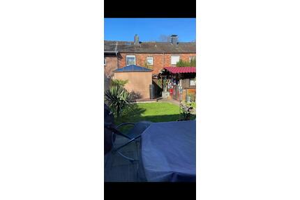 Neuss, traumhaftes Einfamilienhaus mit Pool und Sauna!