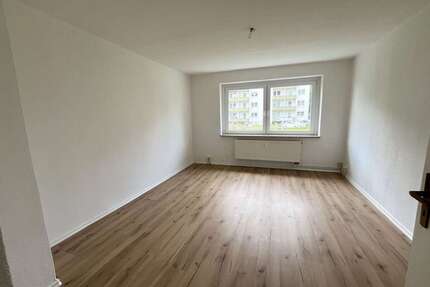 Wohnung zum Mieten in Hainichen 300,00 € 57.3 m²
