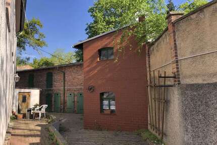 Haus zum Kaufen in Halle (Saale)-Wörmlitz 320.000,00 € 267 m²