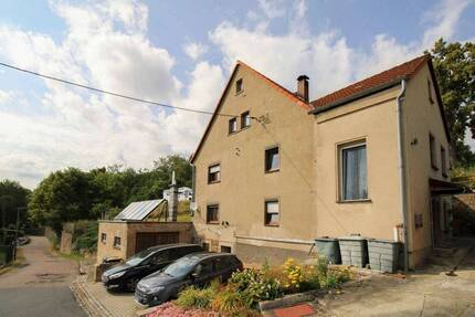 Charmantes Ein- oder Zweifamilienhaus mit Potenzial, großer Garage, Garten & Nebengebäuden - Striegistal Marbach