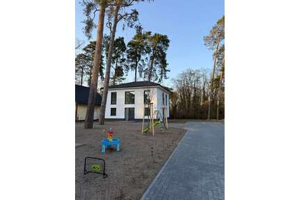 Haus zum Kaufen in Brandenburg - Blankenfelde-Mahlow 890.000,00 € 153 m²