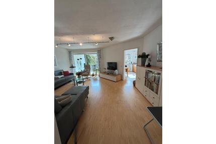 Helle ruhige 4-Zimmer Erdgeschoss Wohnung mit 173qm Gartenanteil - Kelheim