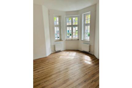 Provisionsfrei & frisch renoviert: 4-Zi-Whg. im EG - Duisburg Huckingen