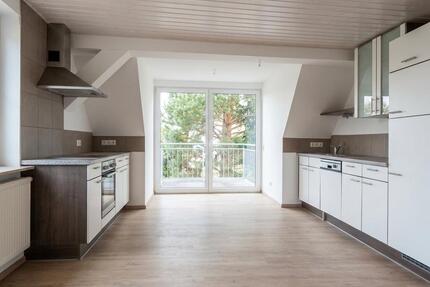 3,5-Zimmer Wohnung 90 m² Balkon Klimaanlage EBK Dusche, Badewanne - Bopfingen