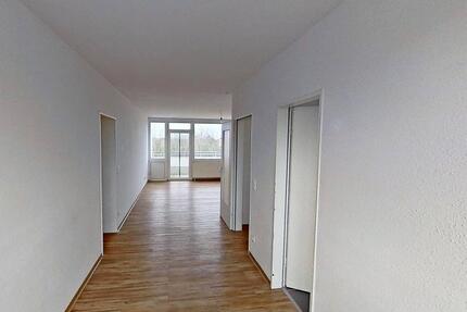 Renovierte 3-Zimmer-Wohnung mit BALKON und tollem Ausblick - Celle