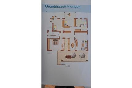 Schöne, helle, große 5 Zimmer Wohnung, Keller zentral in Uelzen
