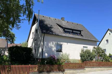 Haus zum Kaufen in Tirschenreuth 180.000,00 € 135 m²