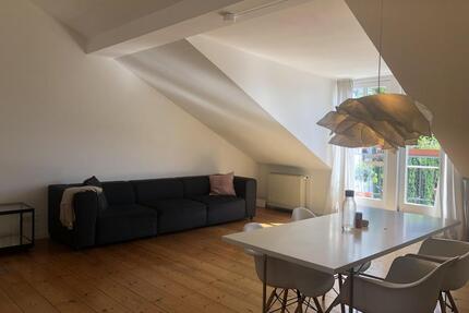 Beste Kreuzberglage I möbliert I befristet bis 31.10.26 I Fichtestraße I 2 Zimmer I DG - Berlin Neukölln