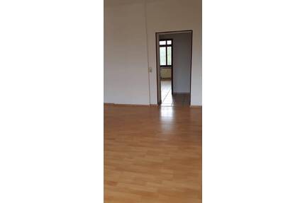 Vermietete 3-Zimmer-Wohnung in 66115 Saarbrücken-Lindenhof zu verkaufen - Saarbrücken - Burbach