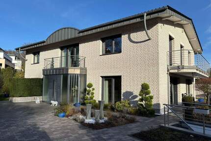 Außergewöhnliches Einfamilienhaus mit eigener Tiefgarage in der Waldstadt Iserlohn