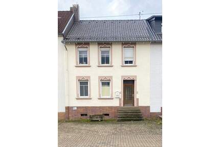 *RESERVIERT*Haus mit Entwicklungspotenzial in Losheim am See zu verkaufen!