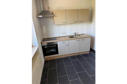 FRISCH RENOVIERTE 2 ZKB MIT BALKON & EBK – ZENTRAL GELEGEN IN WILHELMSHAVEN – IDEAL FÜR SINGLES ODER PAARE
