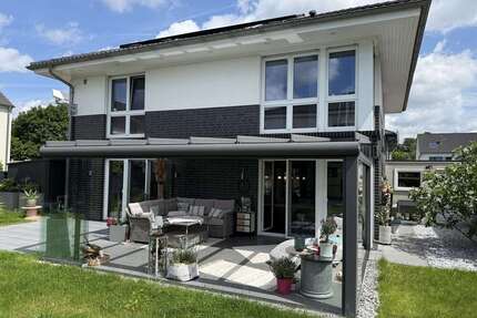 Haus zum Kaufen in Langenfeld 995.000,00 € 178 m²
